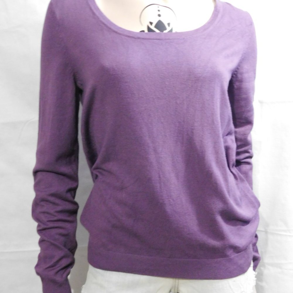 sweater  medium - Picture 2 of 5